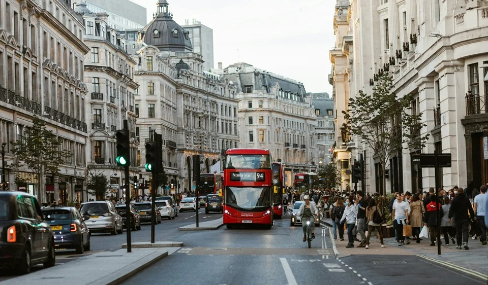 Top London Neighborhoods for Real Estate Investment in 2025